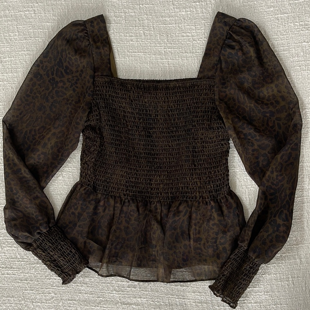 *NWT* Nine West Smocked Peasant Sleeve Top